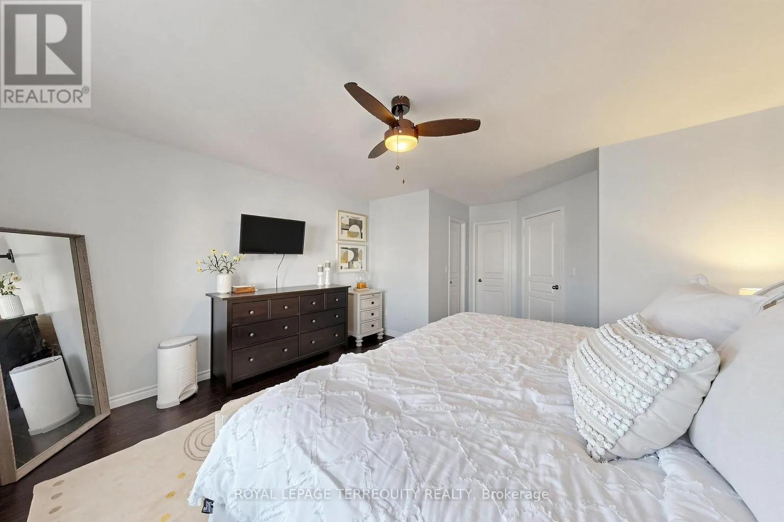 50 - 735 SHEPPARD AVENUE