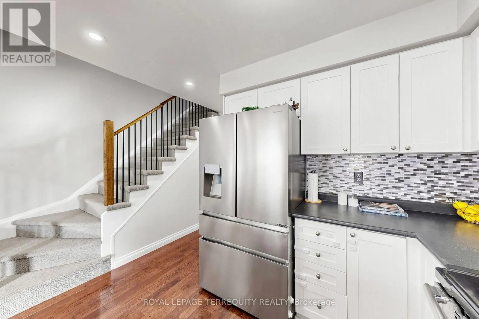 50 - 735 SHEPPARD AVENUE