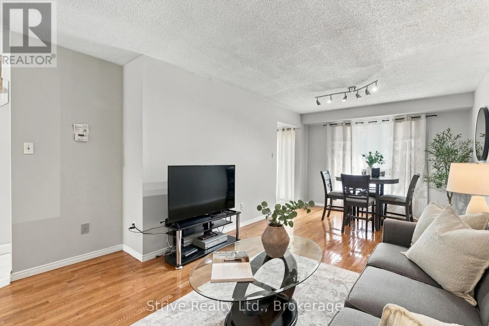 174 - 10 BASSETT BOULEVARD E #174