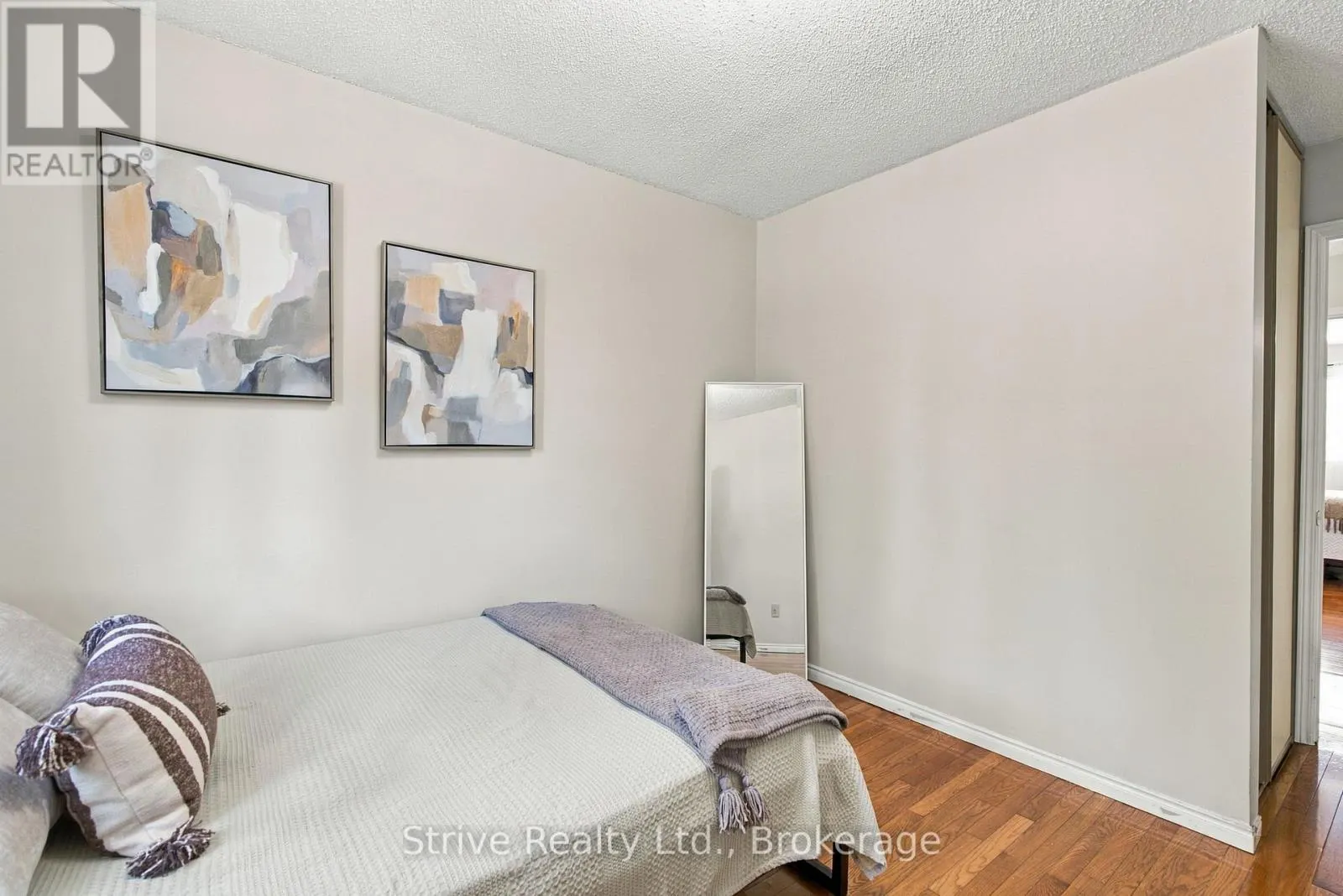 174 - 10 BASSETT BOULEVARD E #174