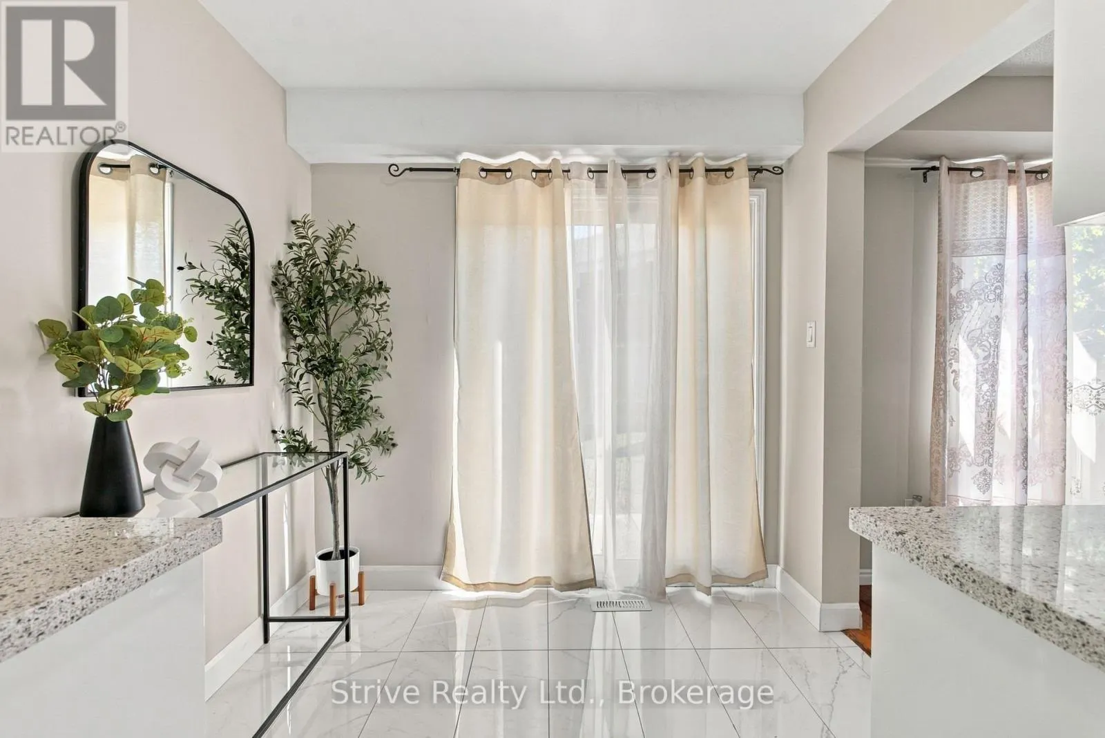 174 - 10 BASSETT BOULEVARD E #174