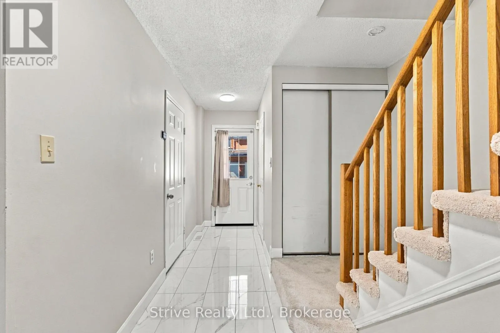174 - 10 BASSETT BOULEVARD E #174