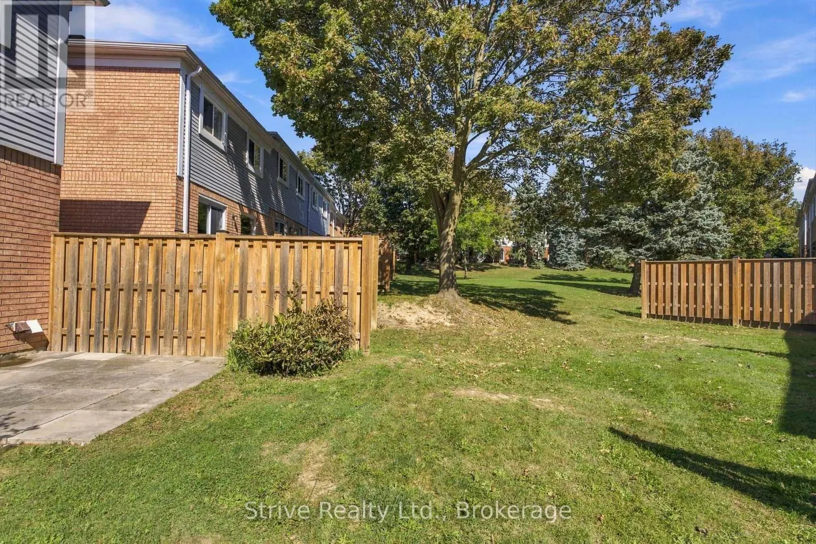 174 - 10 BASSETT BOULEVARD E #174