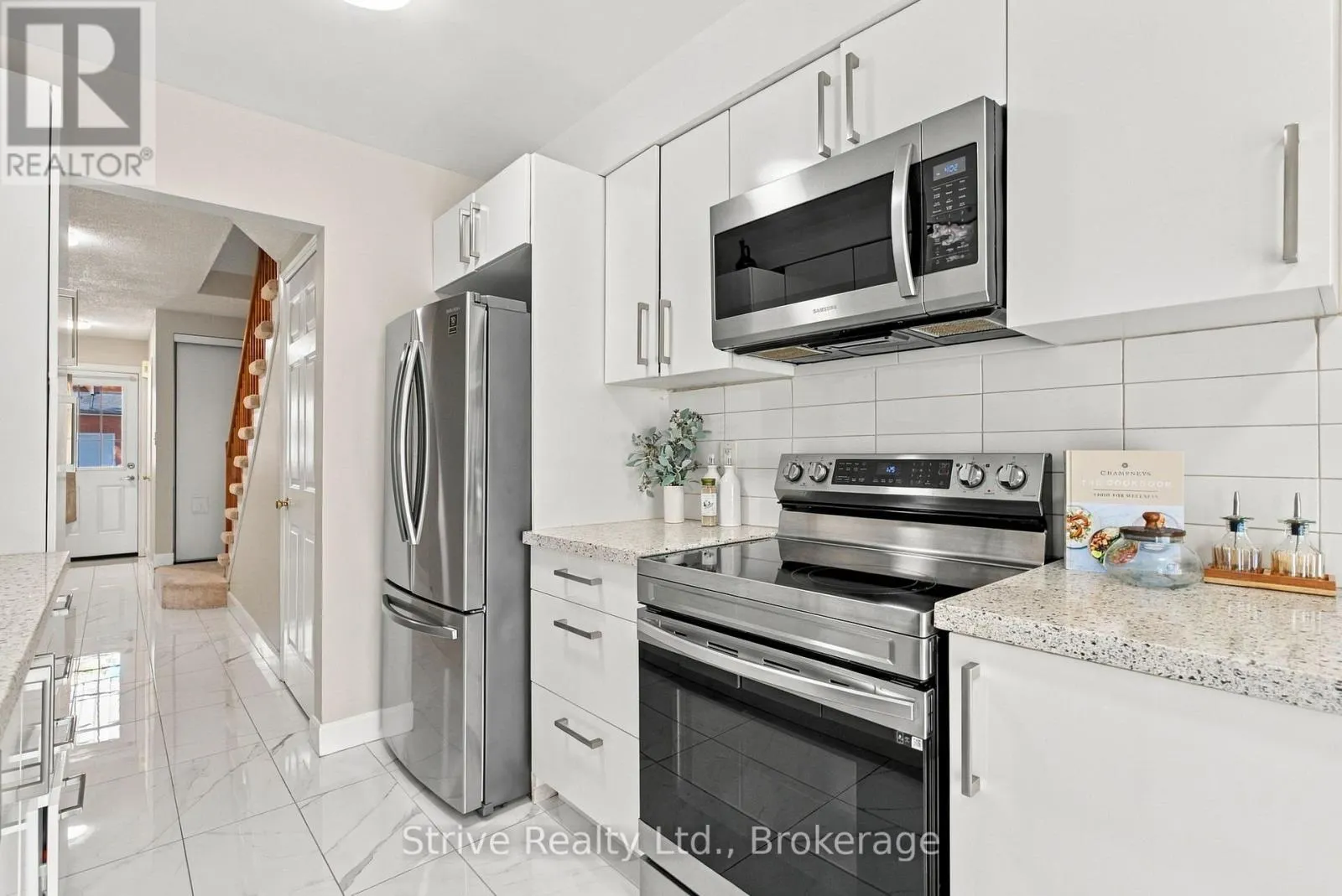 174 - 10 BASSETT BOULEVARD E #174