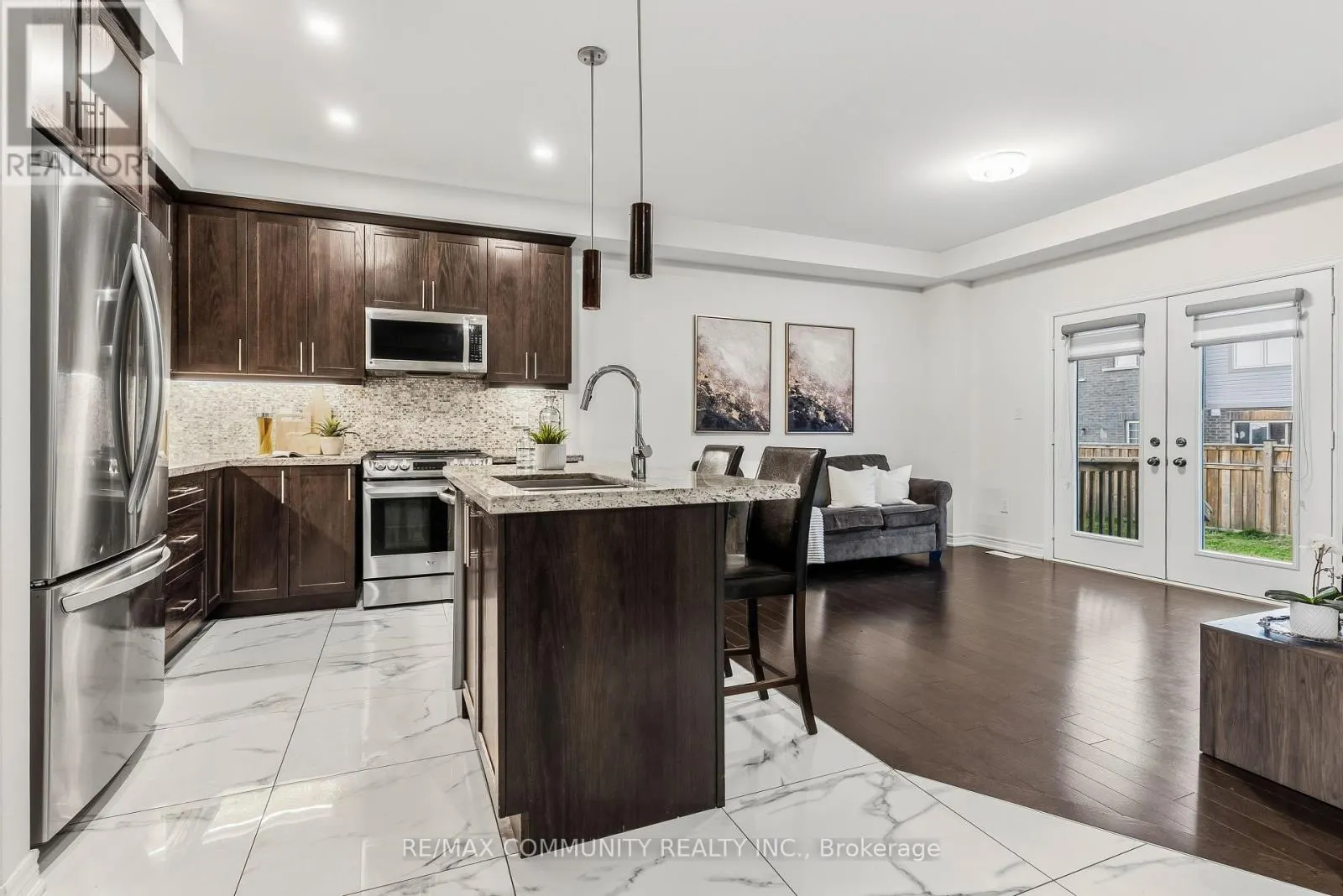 99 BILL HUTCHINSON CRESCENT