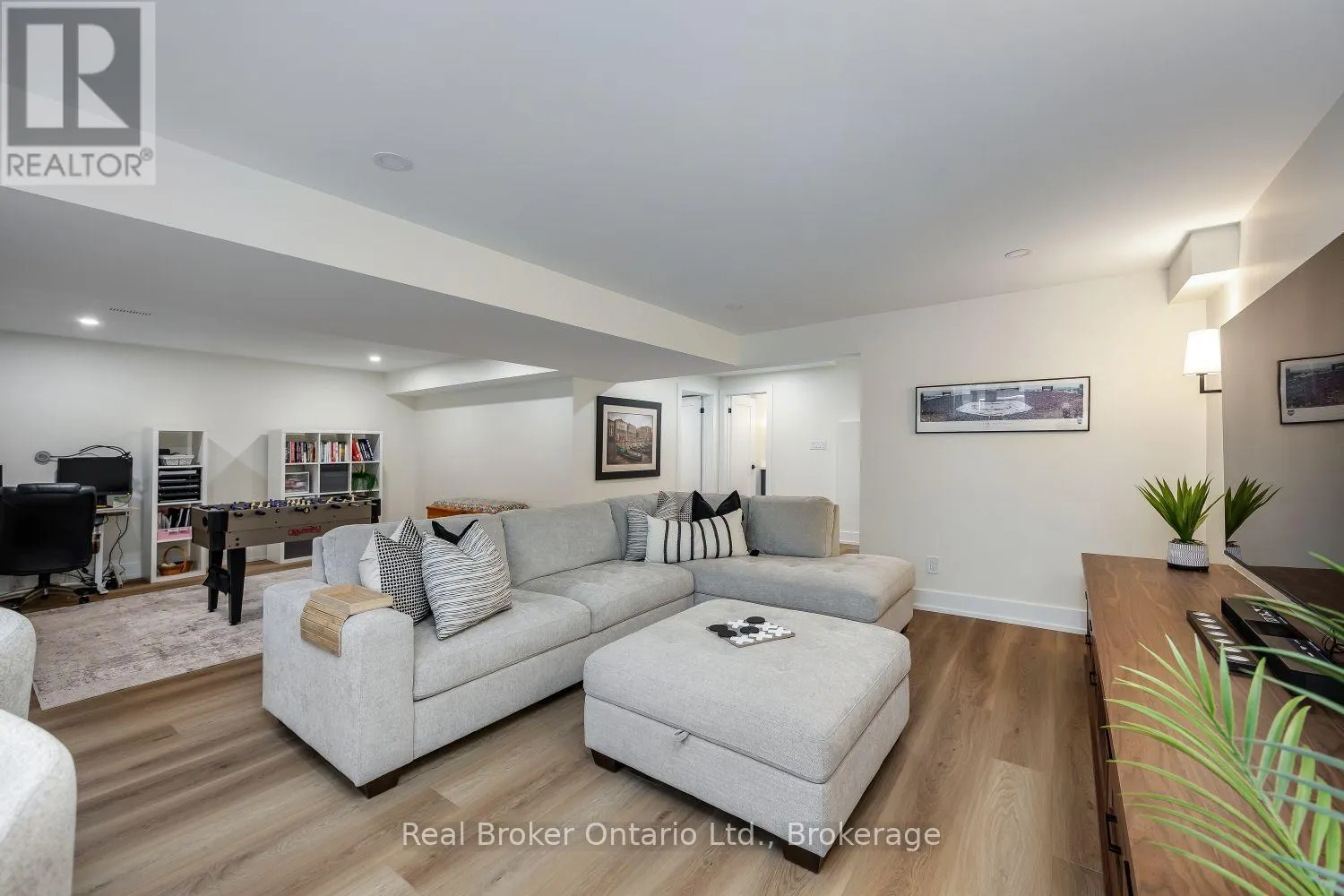 110 SUMERSFORD DRIVE