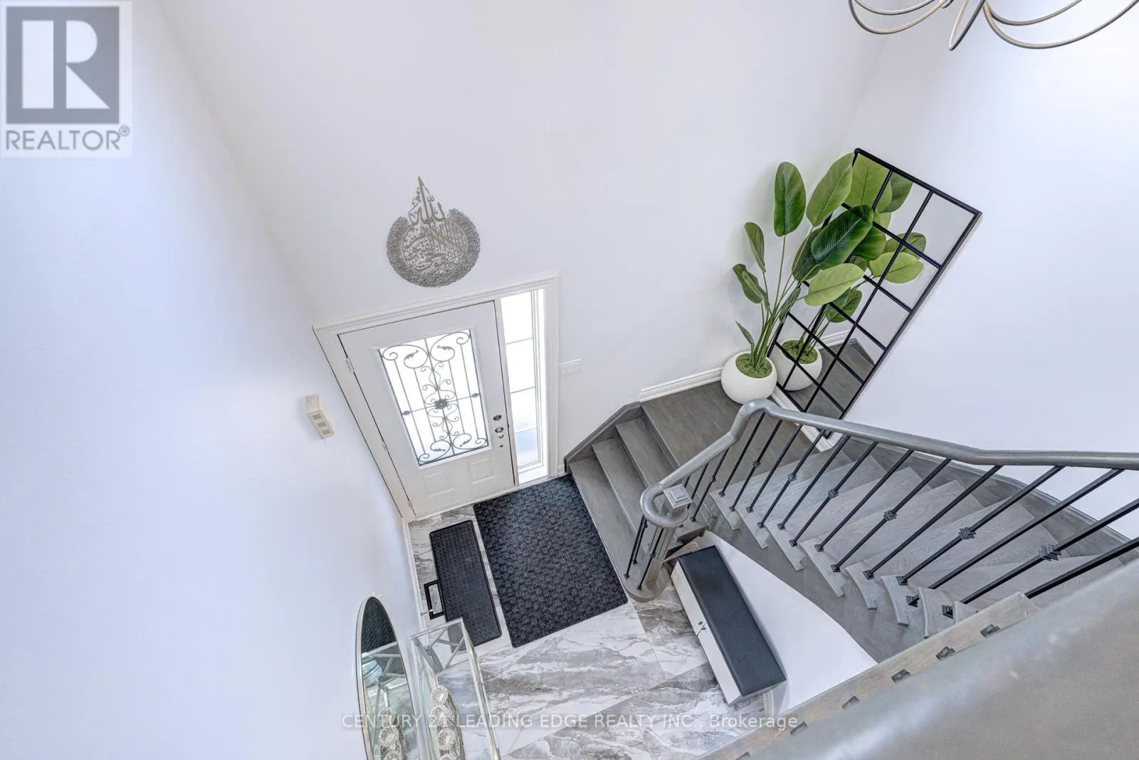 5 LUCE DRIVE
