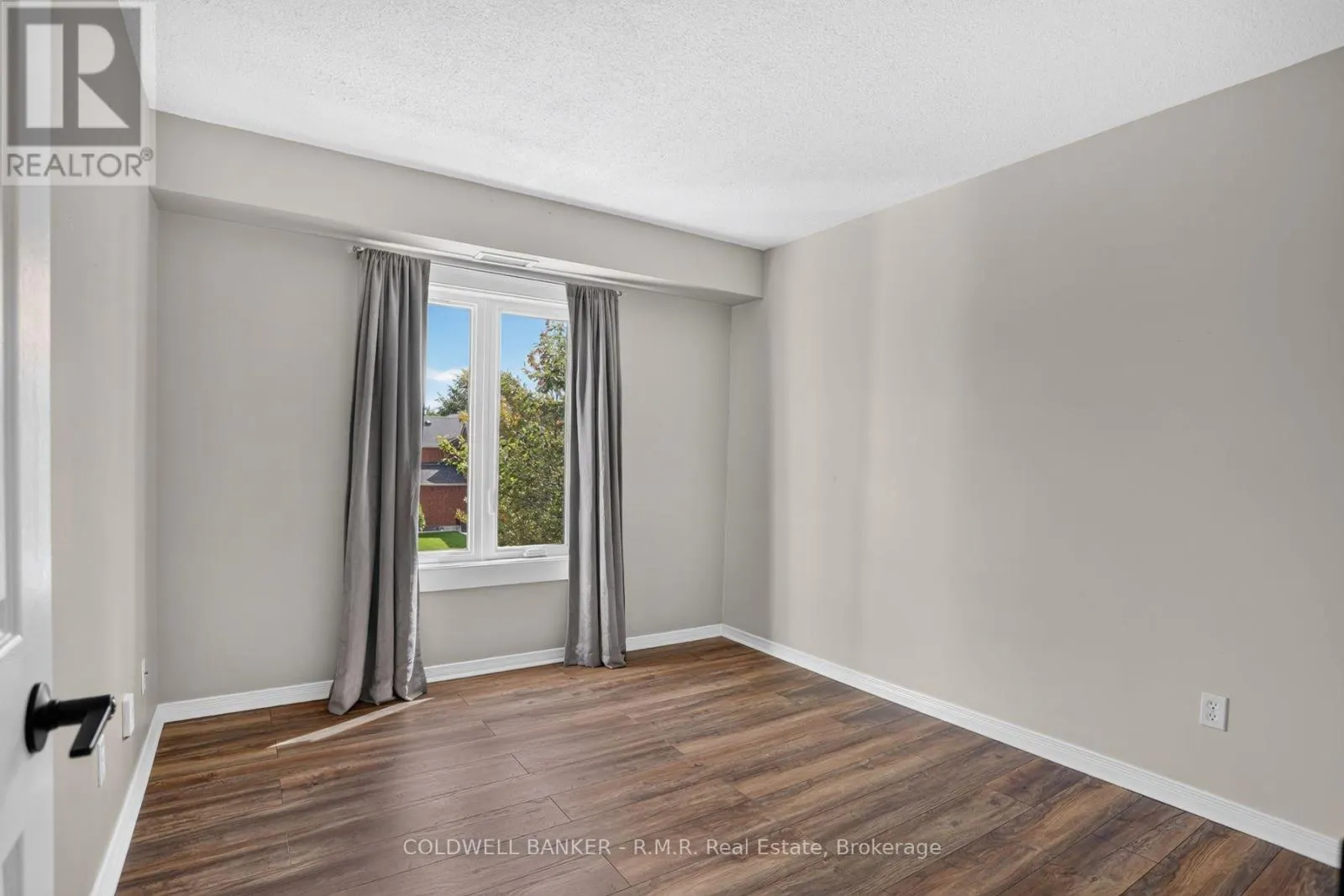 210 - 106 ASPEN SPRINGS DRIVE #210