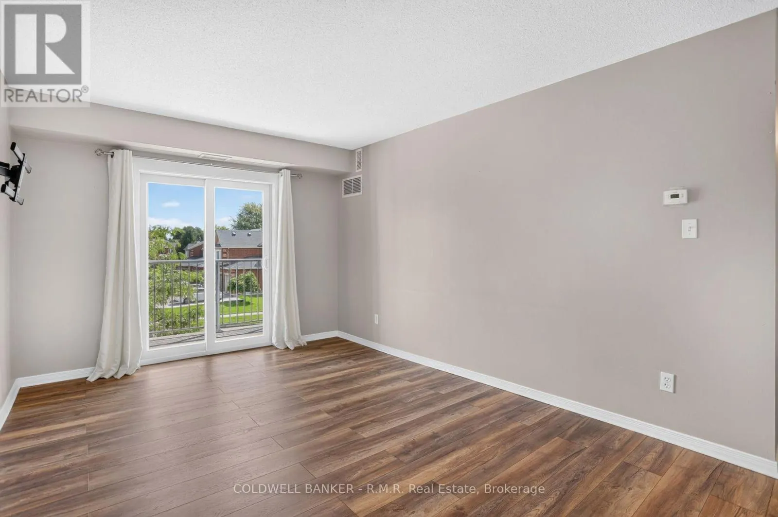 210 - 106 ASPEN SPRINGS DRIVE #210