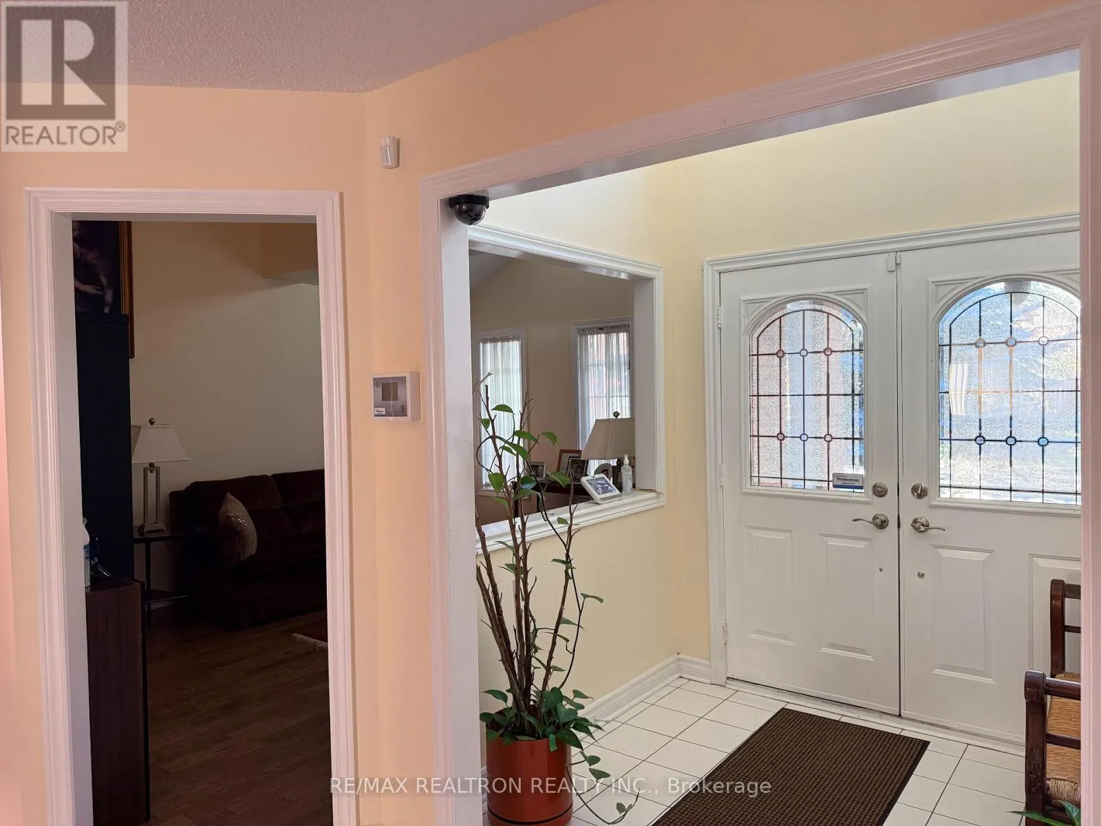 8 WATERSDOWN CRESCENT