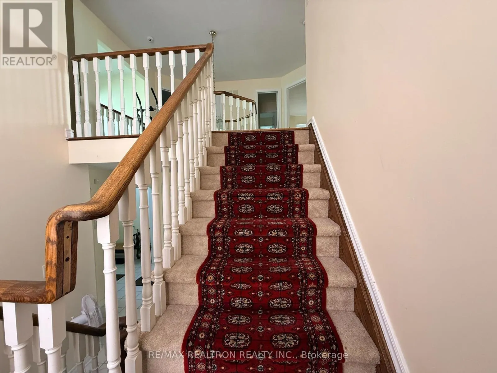 8 WATERSDOWN CRESCENT