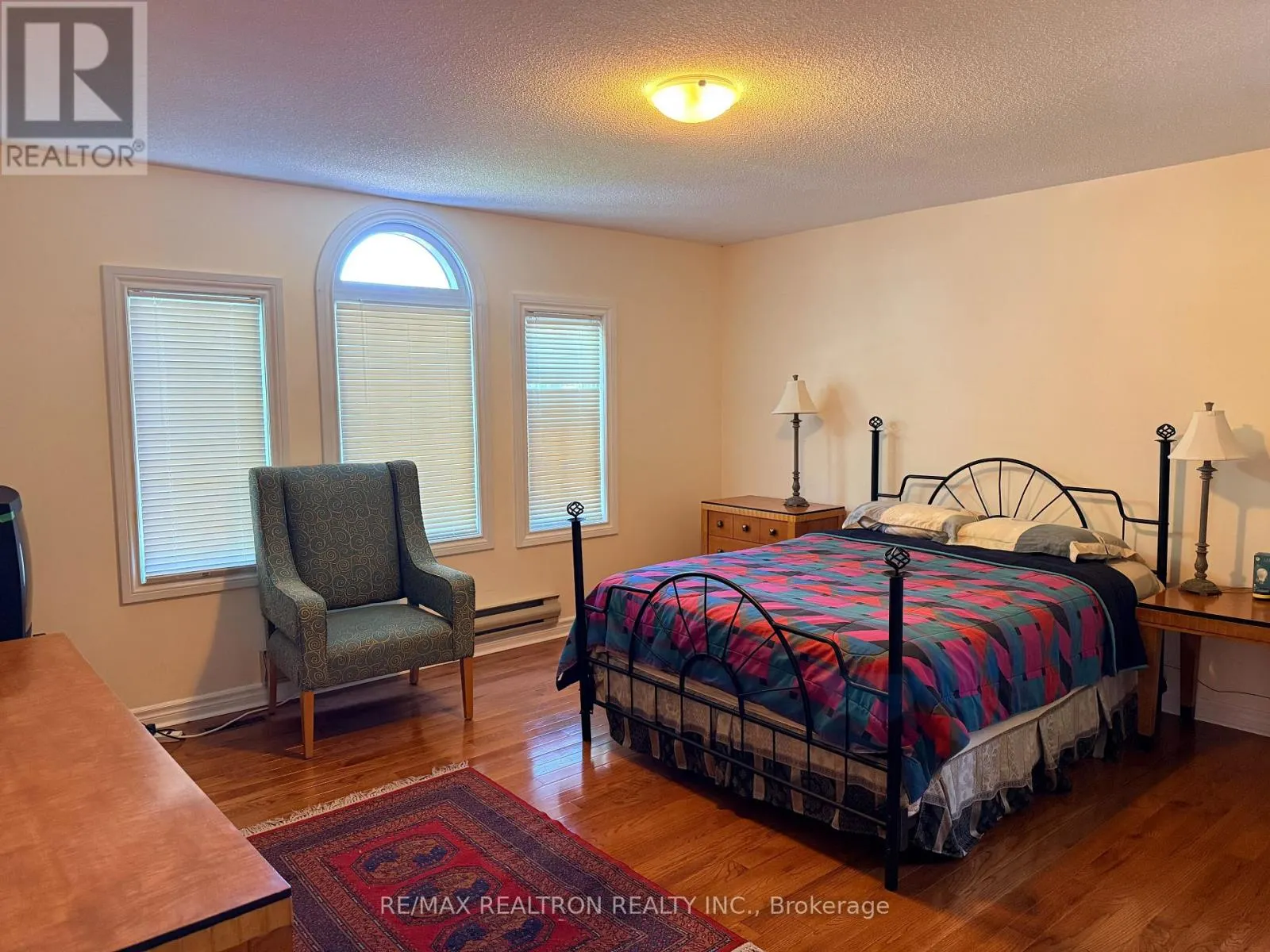 8 WATERSDOWN CRESCENT
