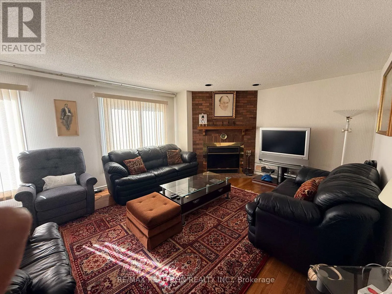 8 WATERSDOWN CRESCENT