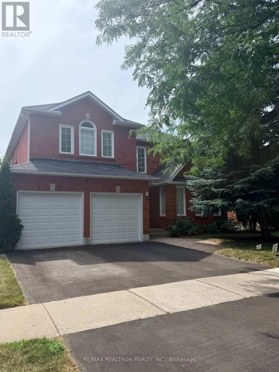 8 WATERSDOWN CRESCENT