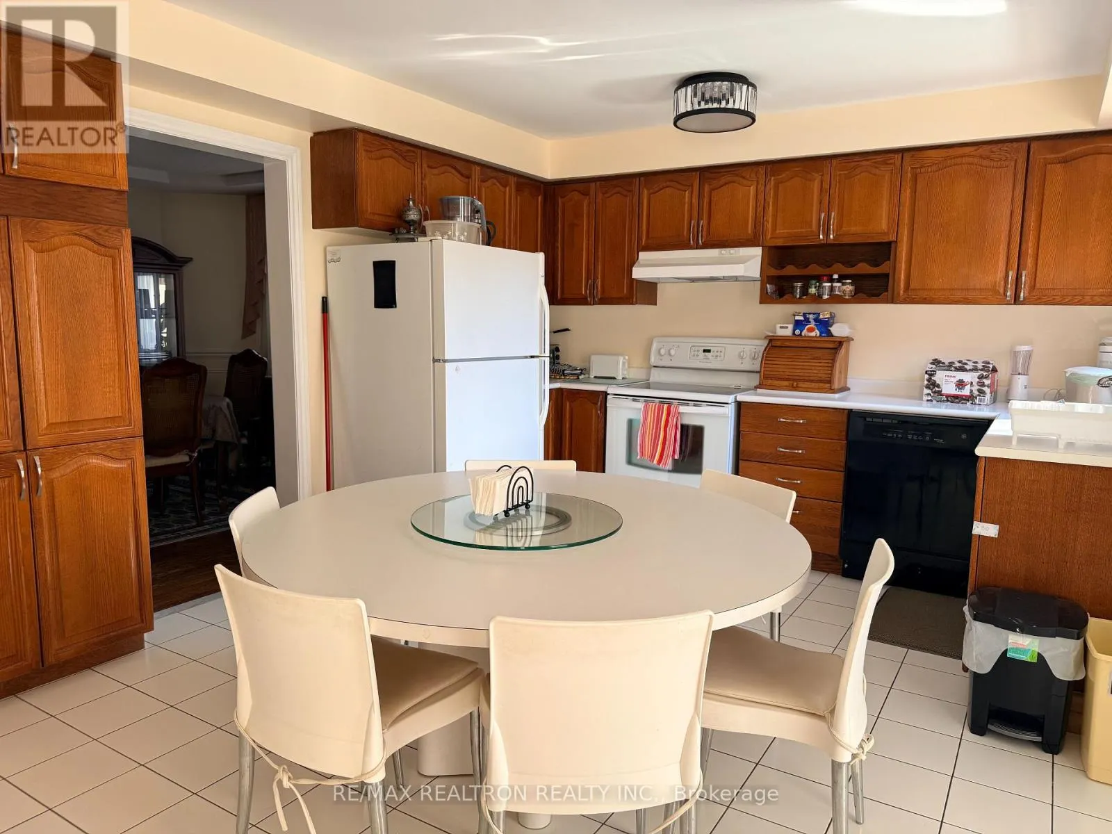 8 WATERSDOWN CRESCENT