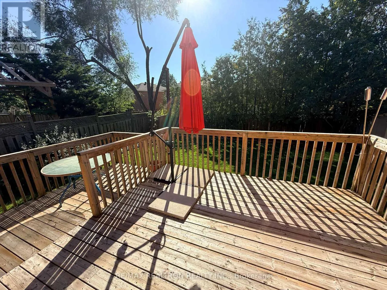8 WATERSDOWN CRESCENT