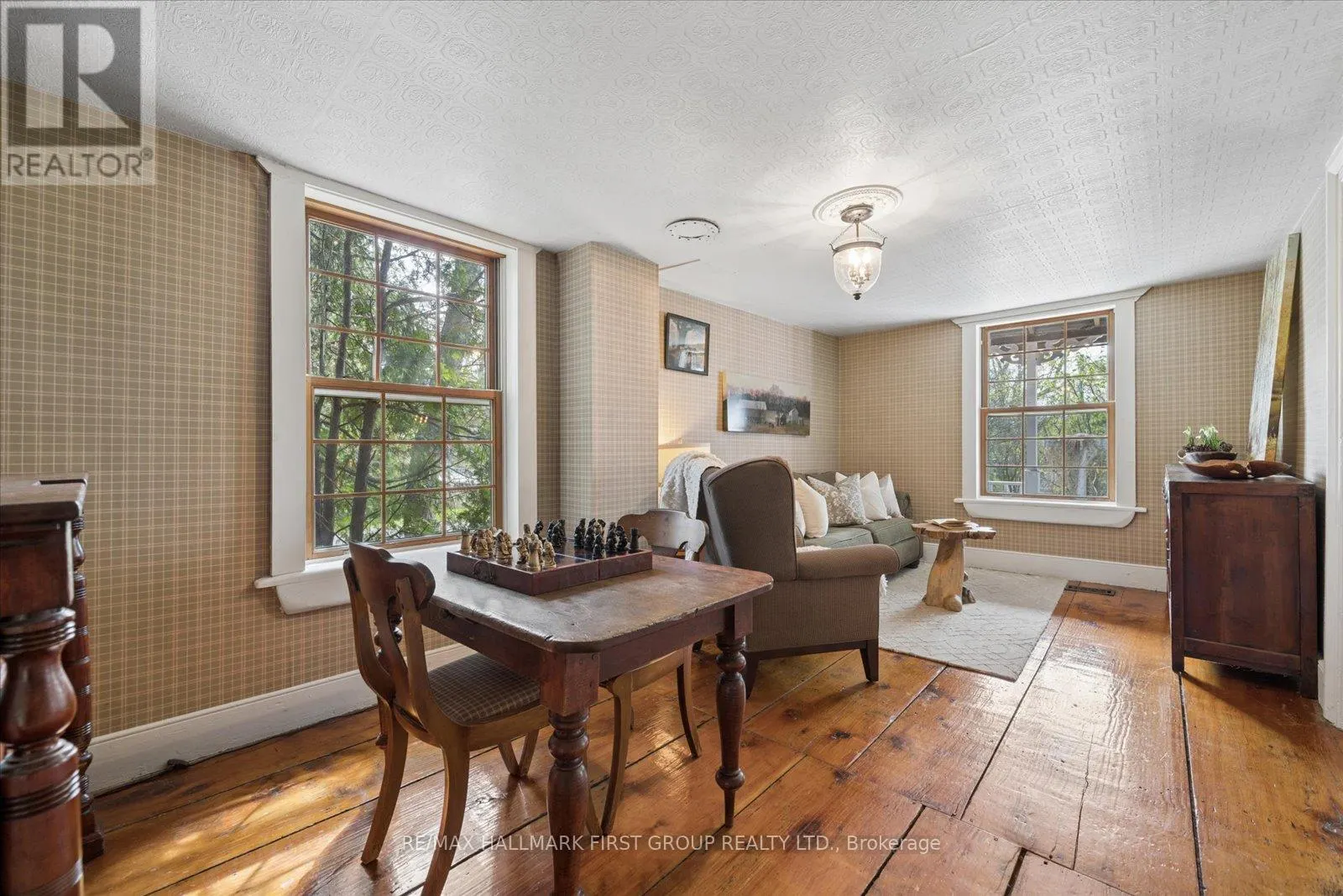 130 MYRTLE ROAD E