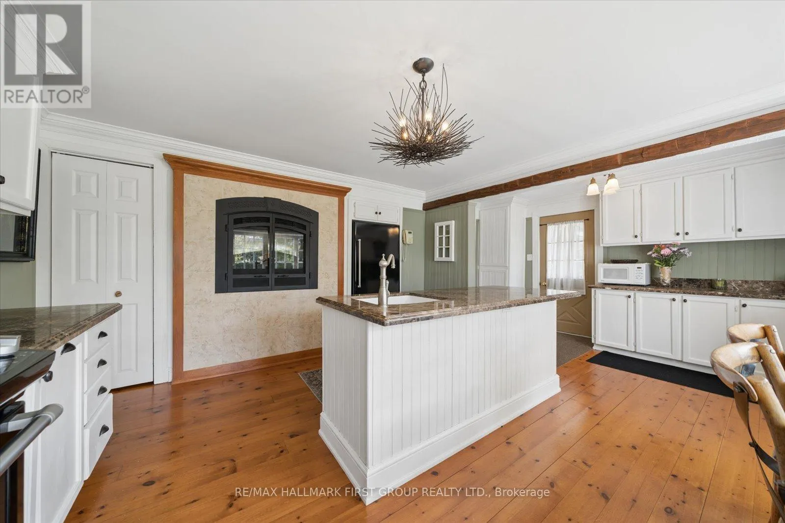 130 MYRTLE ROAD E