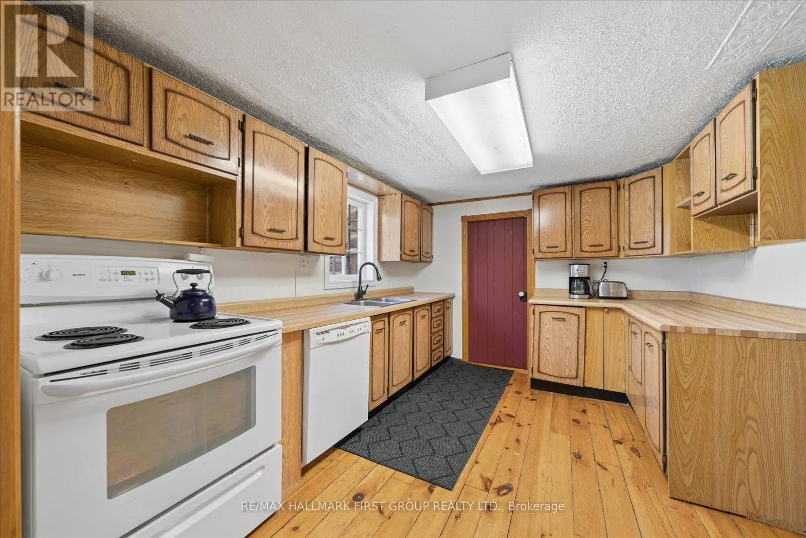 130 MYRTLE ROAD E