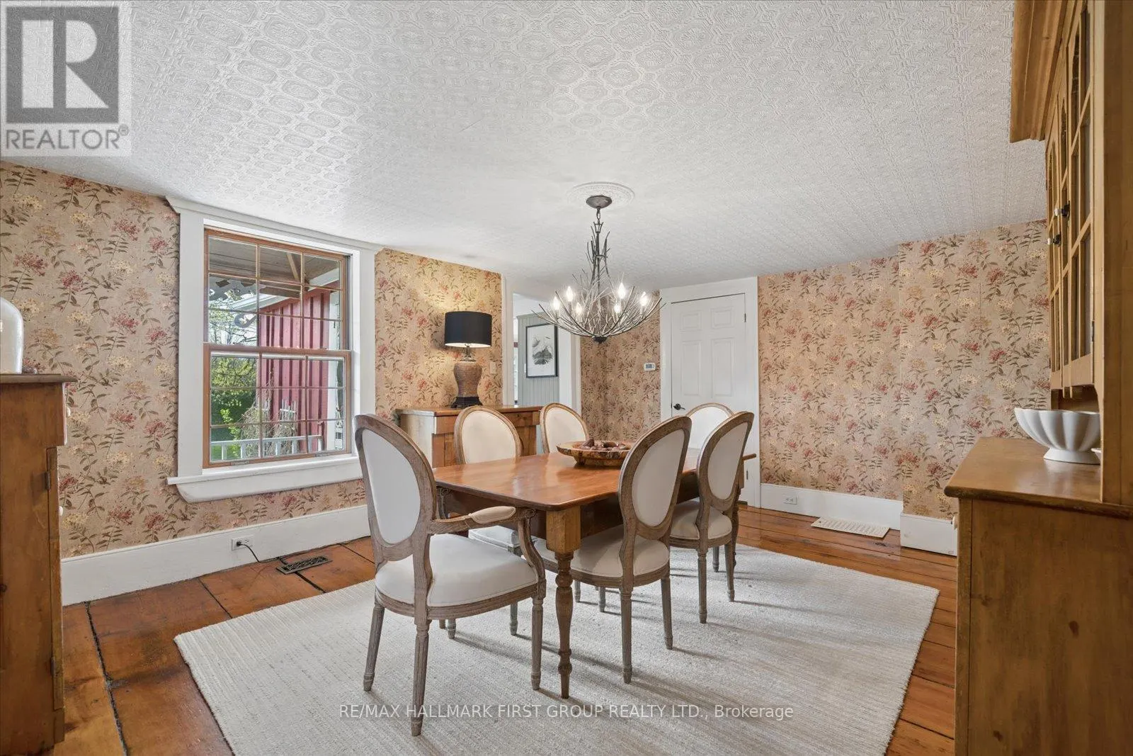130 MYRTLE ROAD E