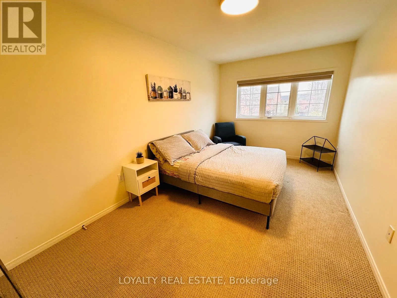 28 THORP CRESCENT