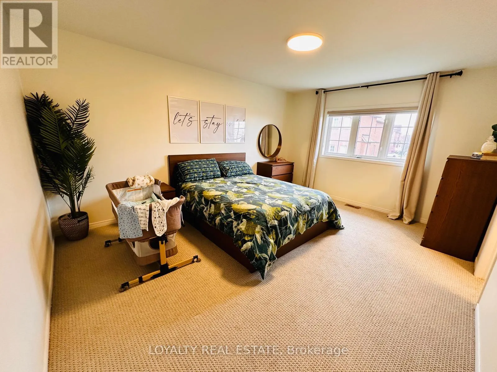 28 THORP CRESCENT
