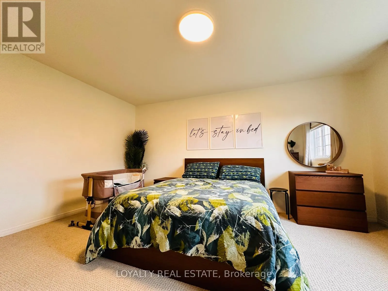 28 THORP CRESCENT