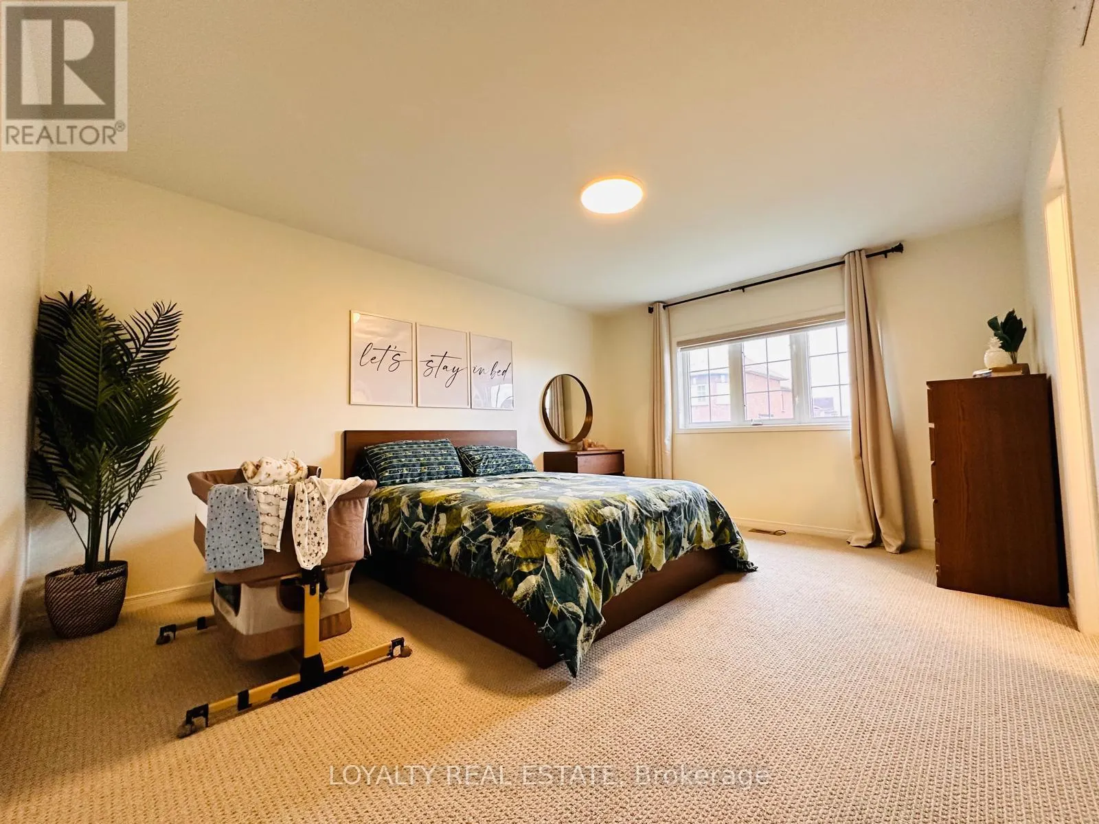 28 THORP CRESCENT