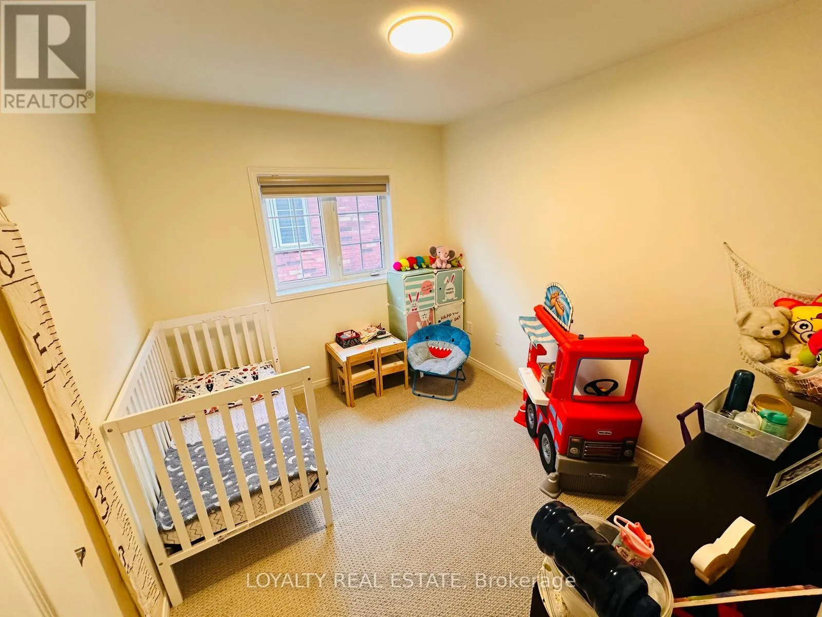 28 THORP CRESCENT