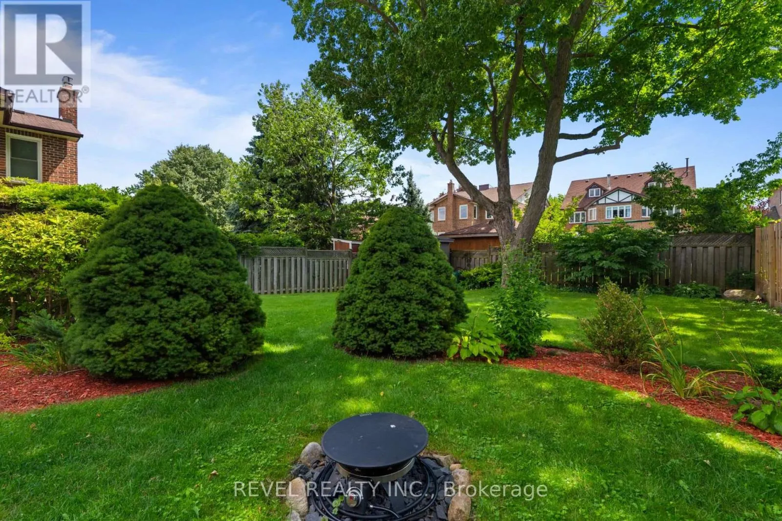 1610 HEATHSIDE CRESCENT
