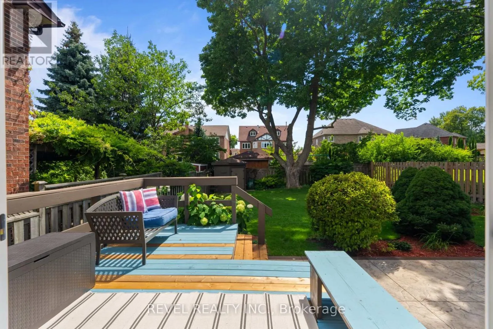 1610 HEATHSIDE CRESCENT