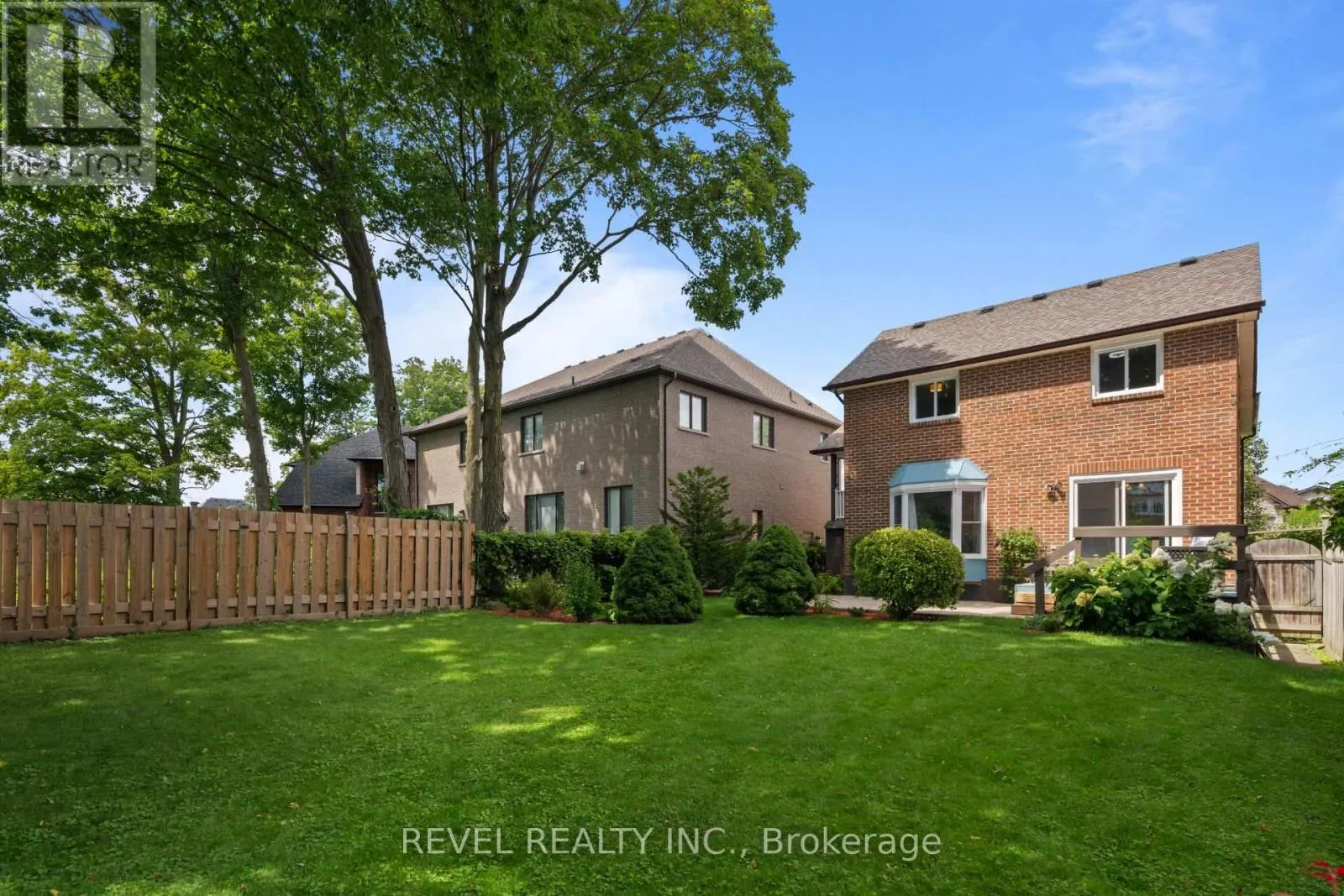 1610 HEATHSIDE CRESCENT