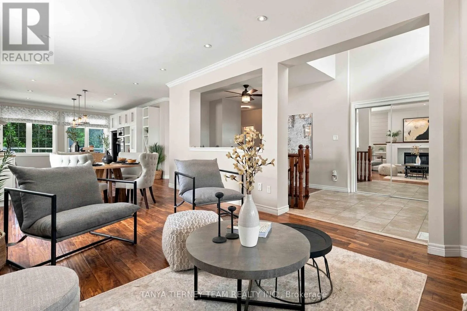 4 BRANTHAVEN COURT