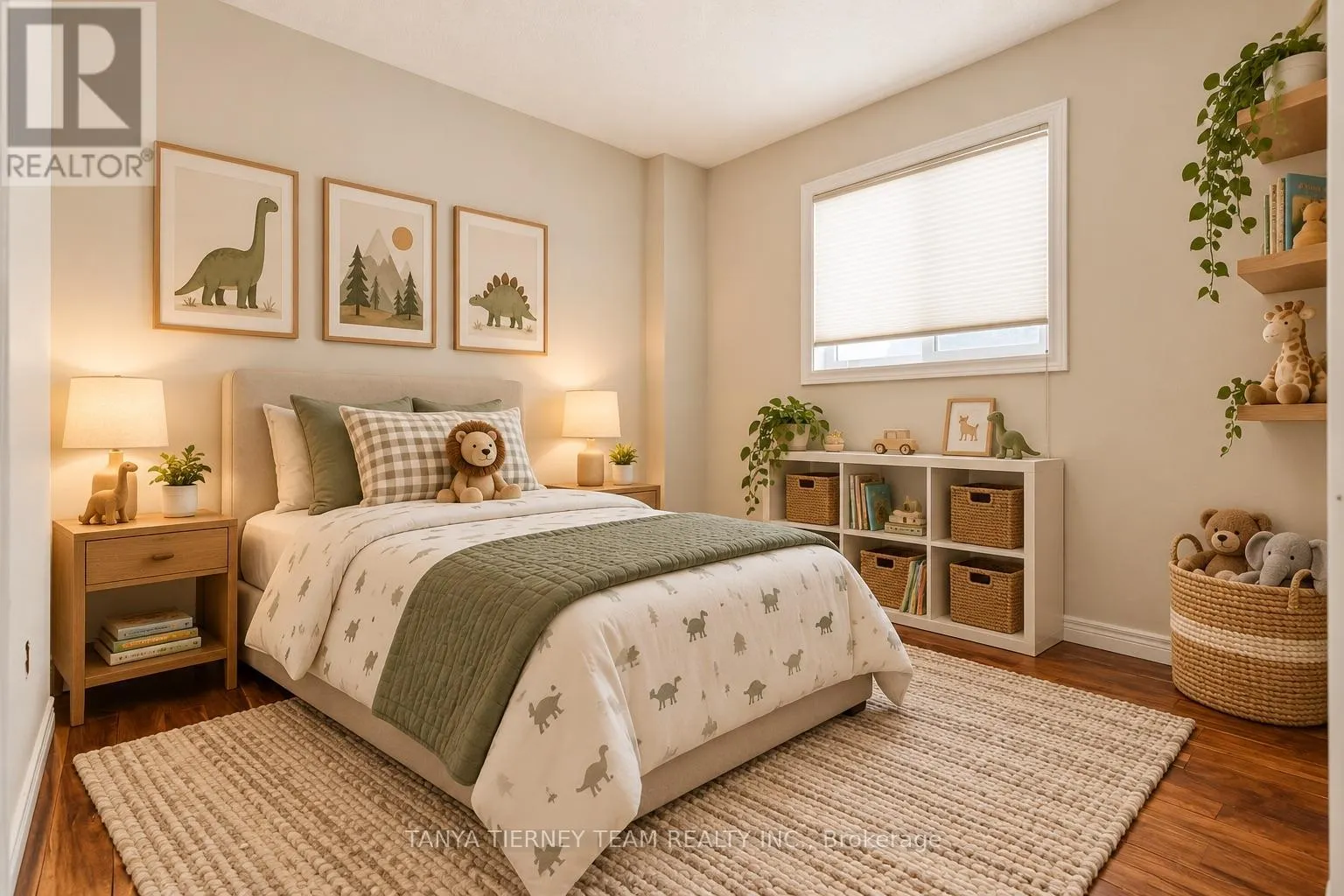 4 BRANTHAVEN COURT