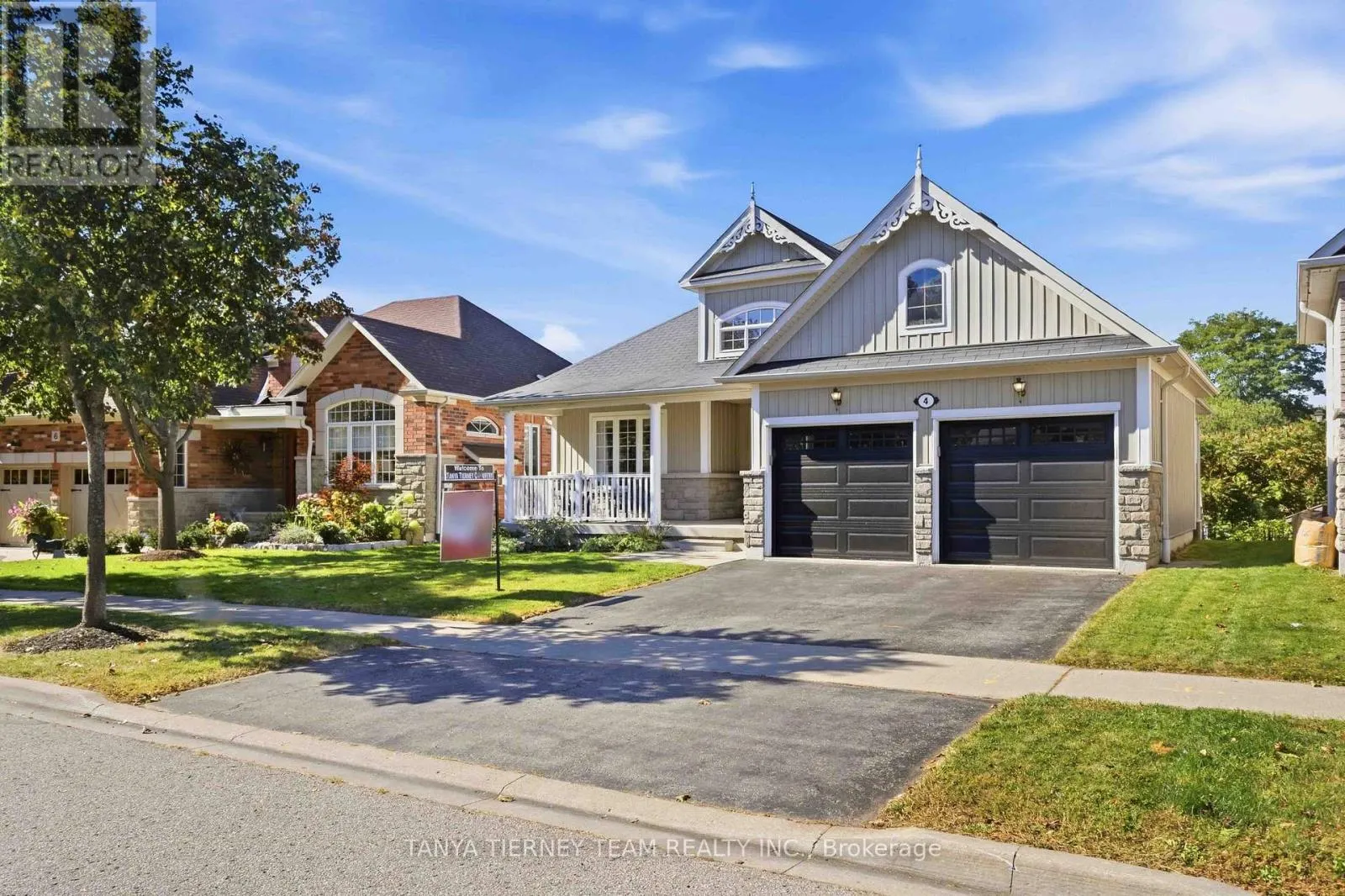 4 BRANTHAVEN COURT