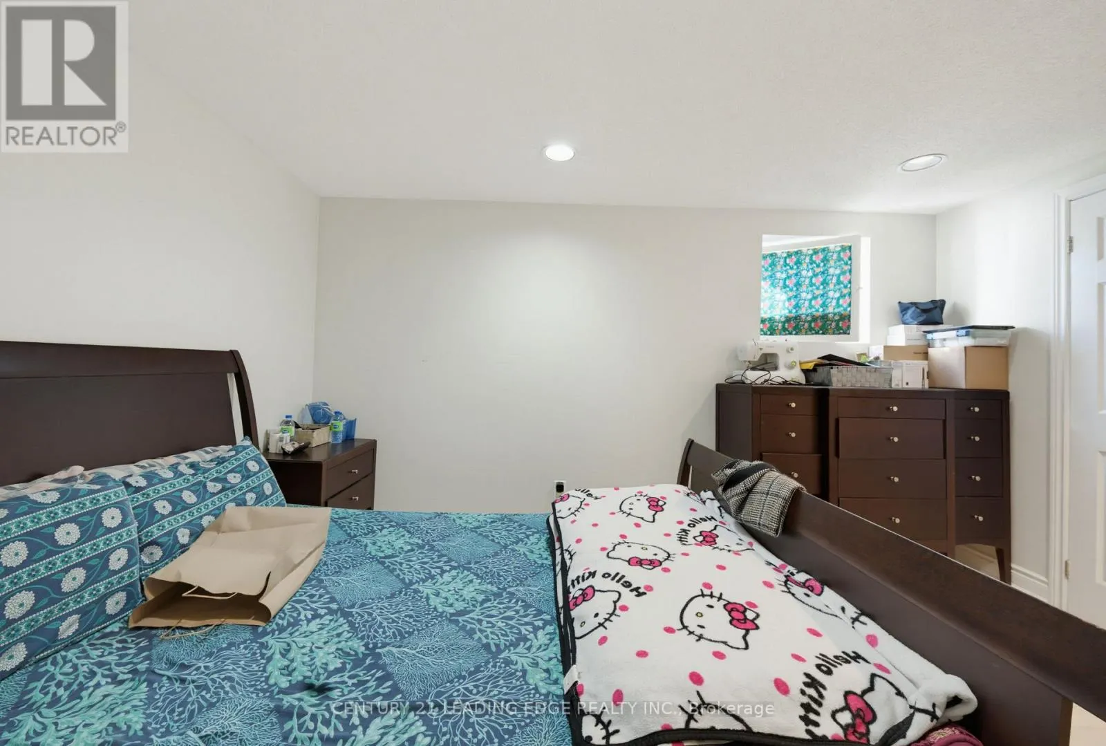 2353 WILDWOOD CRESCENT