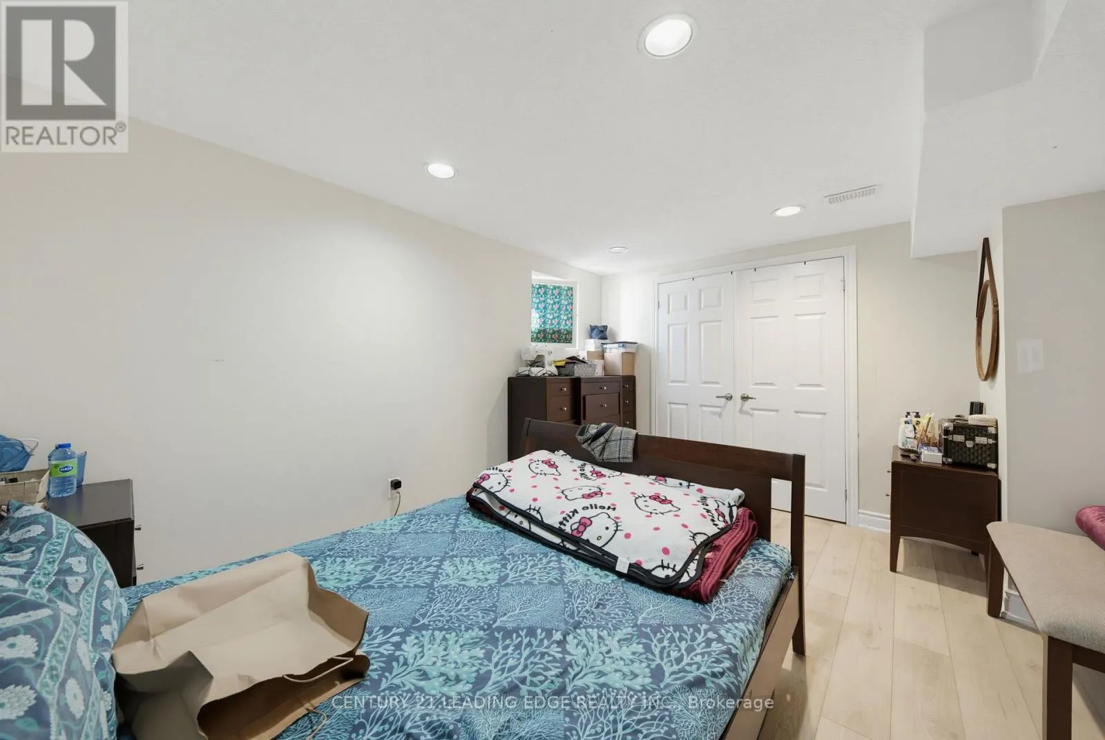 2353 WILDWOOD CRESCENT