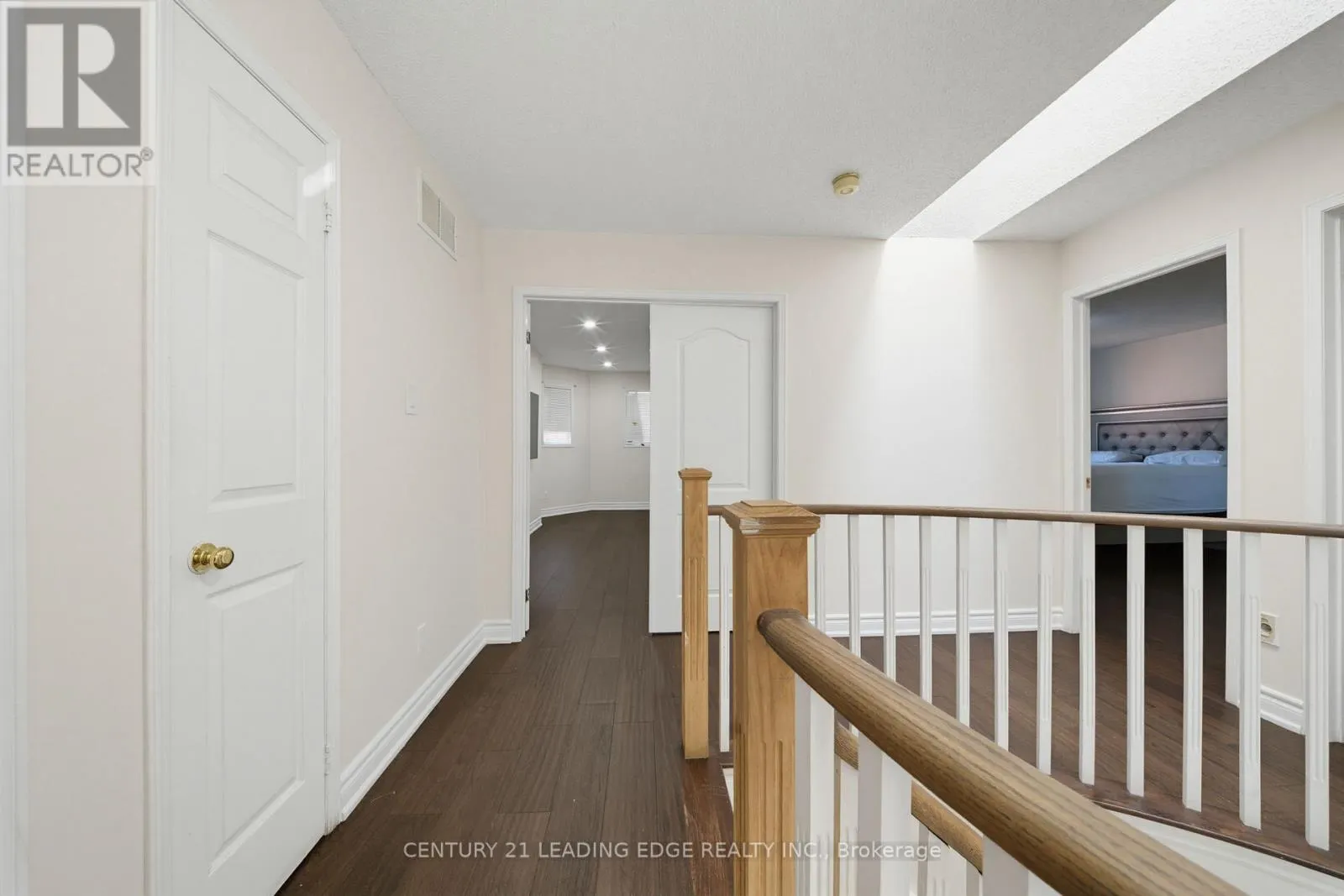 2353 WILDWOOD CRESCENT