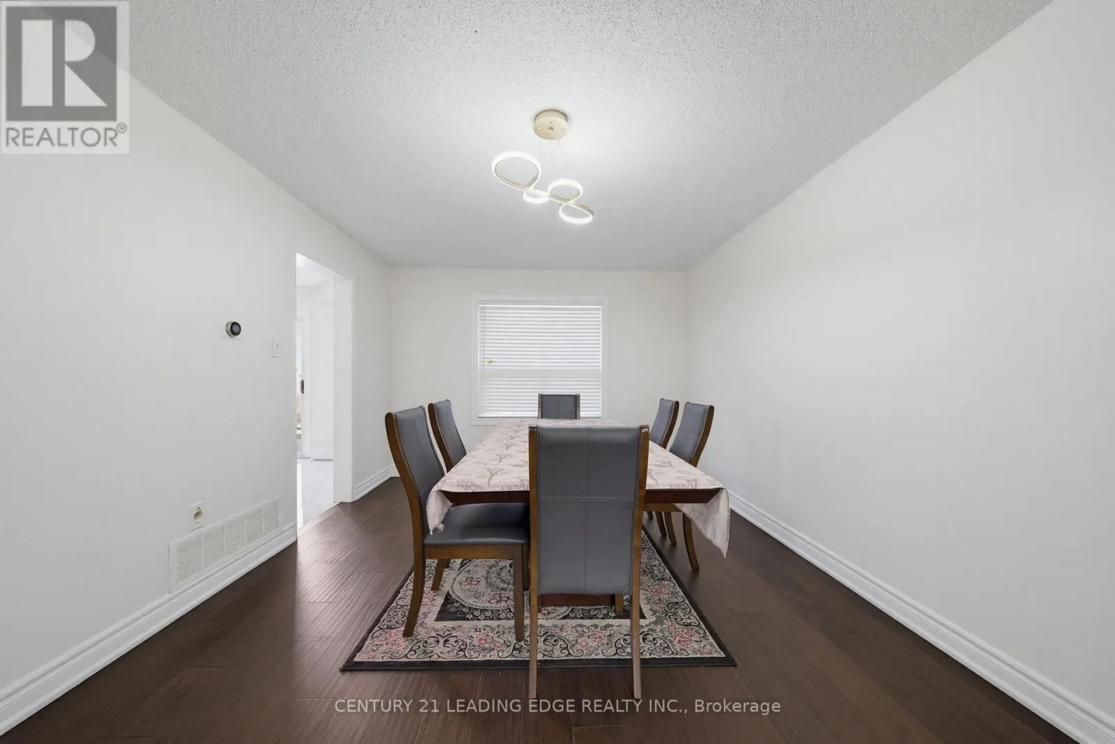 2353 WILDWOOD CRESCENT