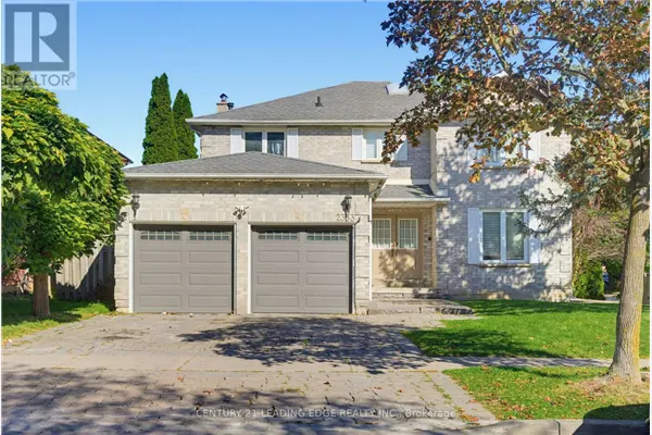 2353 WILDWOOD CRESCENT