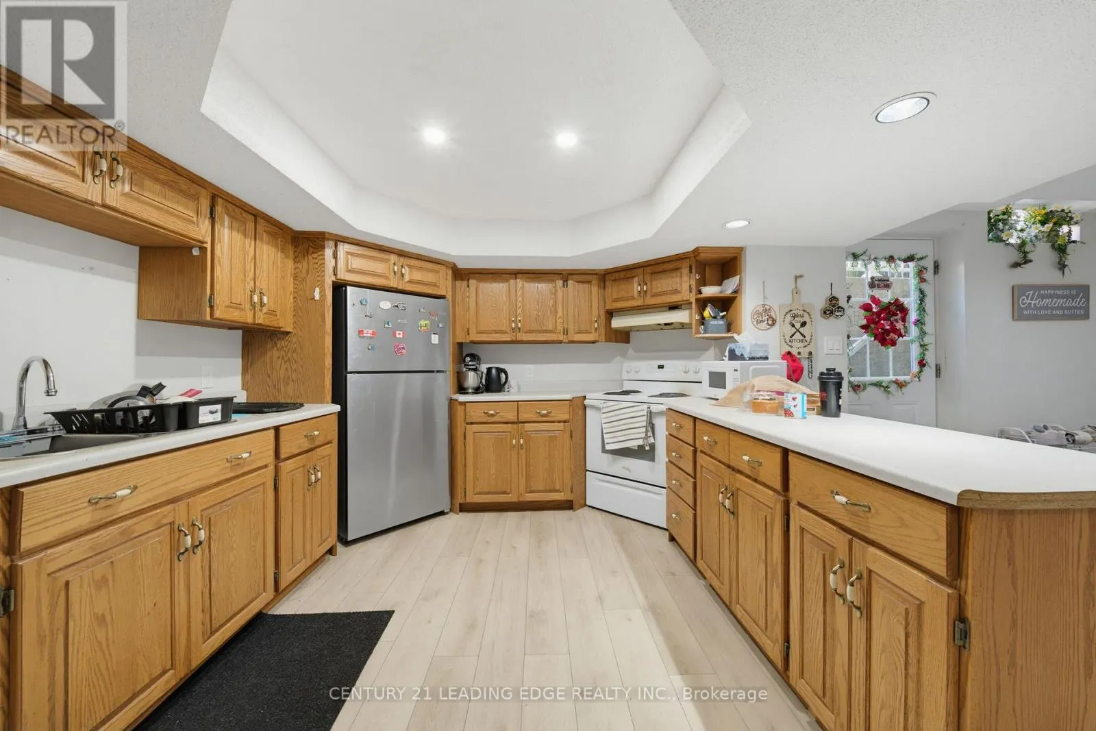 2353 WILDWOOD CRESCENT