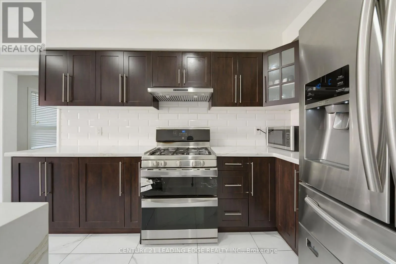 2353 WILDWOOD CRESCENT