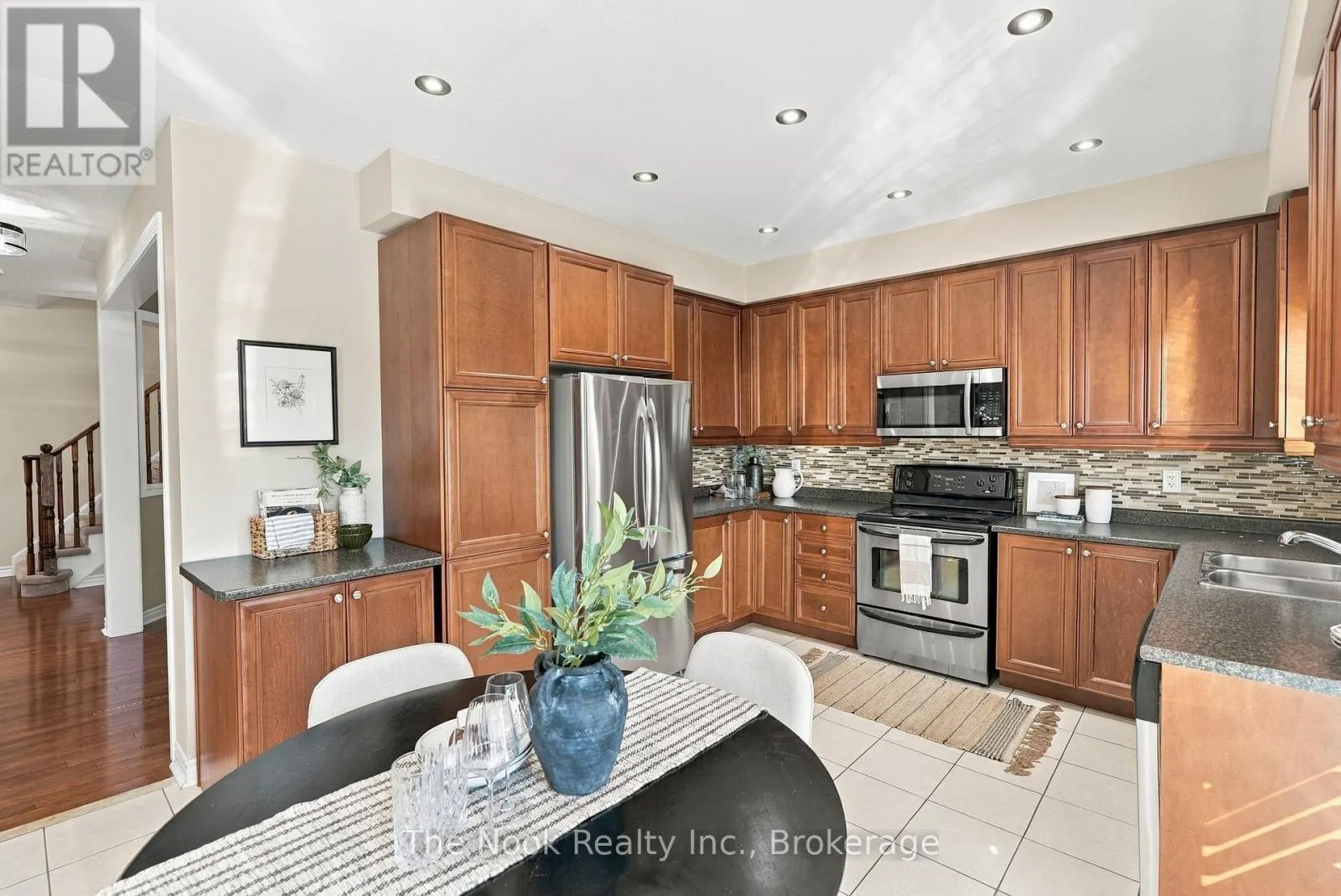 37 SWINDELLS STREET