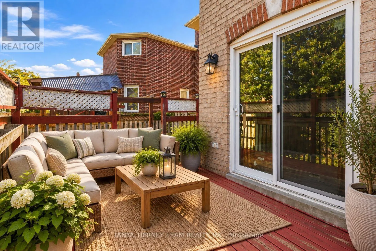 11 HUNTER DRIVE