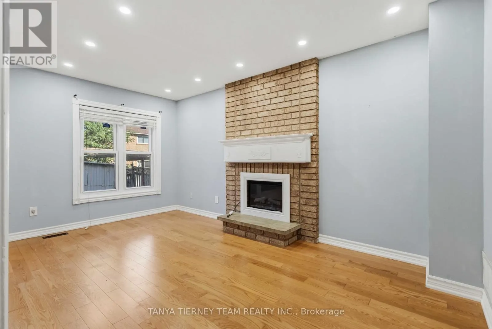11 HUNTER DRIVE