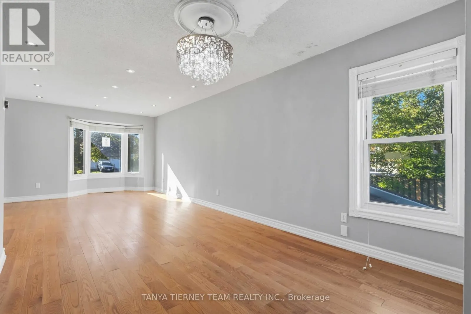 11 HUNTER DRIVE