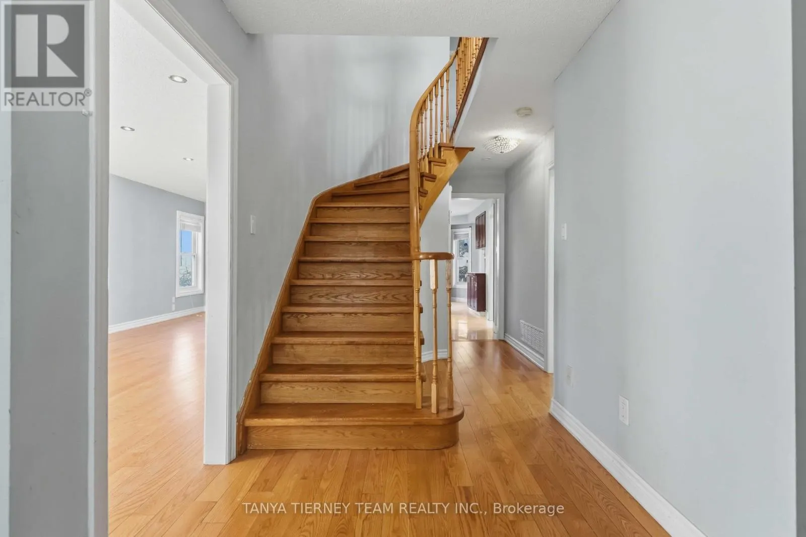 11 HUNTER DRIVE