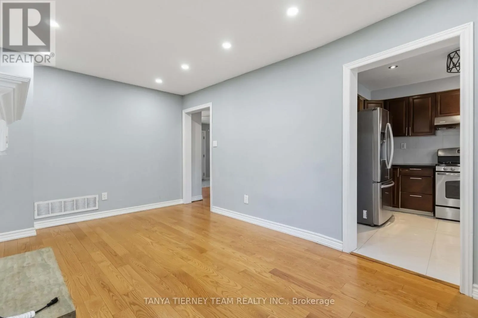 11 HUNTER DRIVE