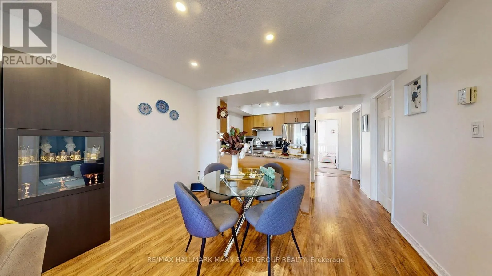 2 - 92 PETRA WAY