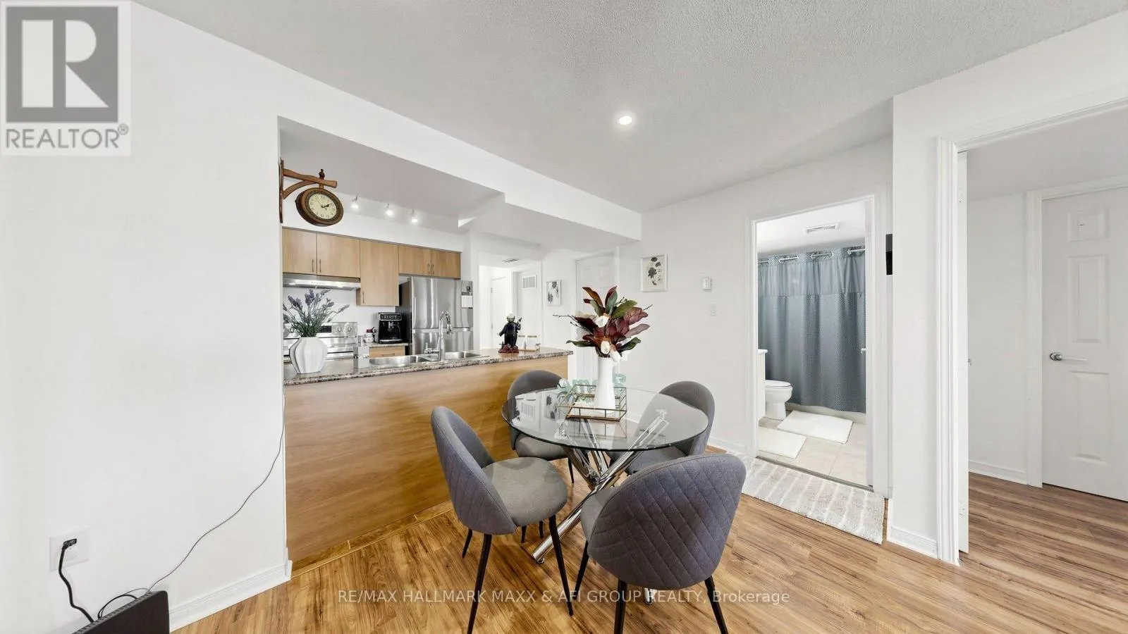 2 - 92 PETRA WAY